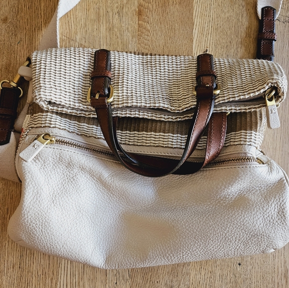 Large Fossil Foldover Purse-Basket Weave- Neutral Colors- Handbag, Crossbody - Picture 7 of 12